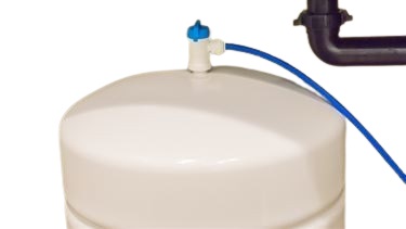 Как установить кран на бак обратного осмоса